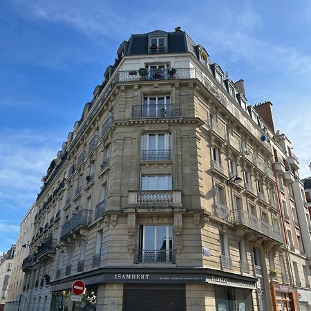 Beautiful Apartment With Balcony Paris Exterior foto
