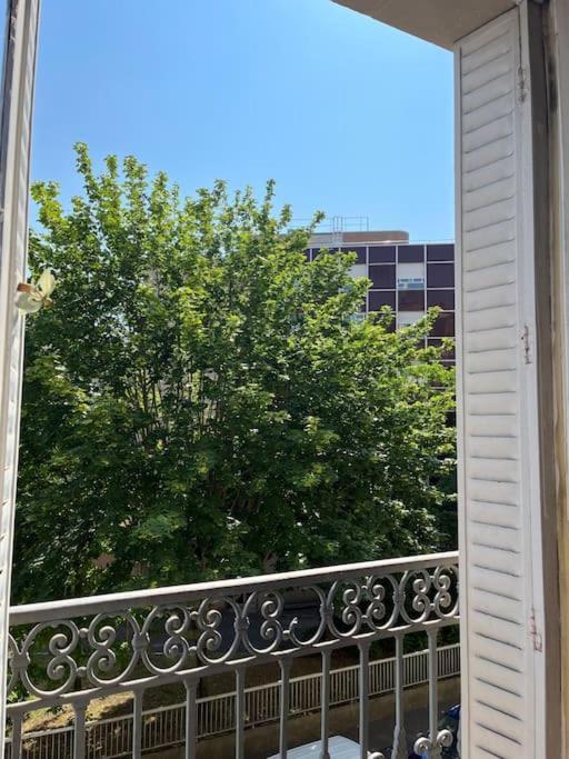 Beautiful Apartment With Balcony Paris Exterior foto